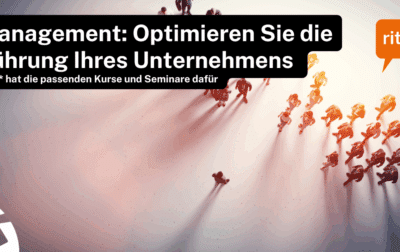 Symbolische Darstellung von Führung: Gruppe von Figuren bewegt sich in geordneter Formation, angeführt von einer Figur an der Spitze. Licht und Schatten erzeugen Dynamik. Text auf dem Bild: ‚Management: Optimieren Sie die Führung Ihres Unternehmens – ritzy* hat die passenden Kurse und Seminare dafür‘, Logo ritzy*.