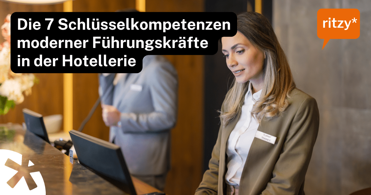 Symbolbild für Führungskräfte‑Weiterbildung bei ritzy*: Eine Person arbeitet an der Hotelrezeption, im Hintergrund ein Hotelumfeld – Sinnbild für moderne Führungskompetenzen in der Hotellerie.